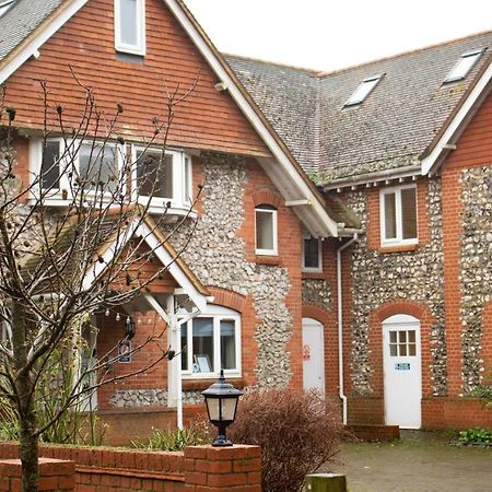 Stonehenge Hostel - Yha Affliated Cholderton Eksteriør billede